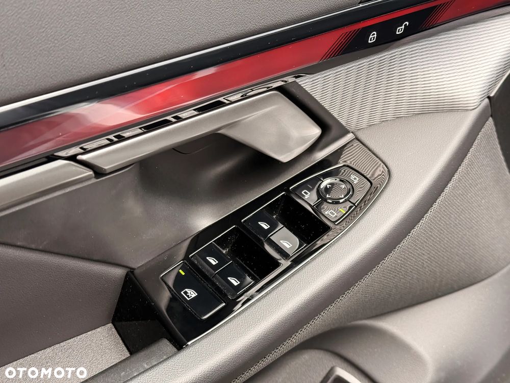 BMW Seria 5 520i - 25