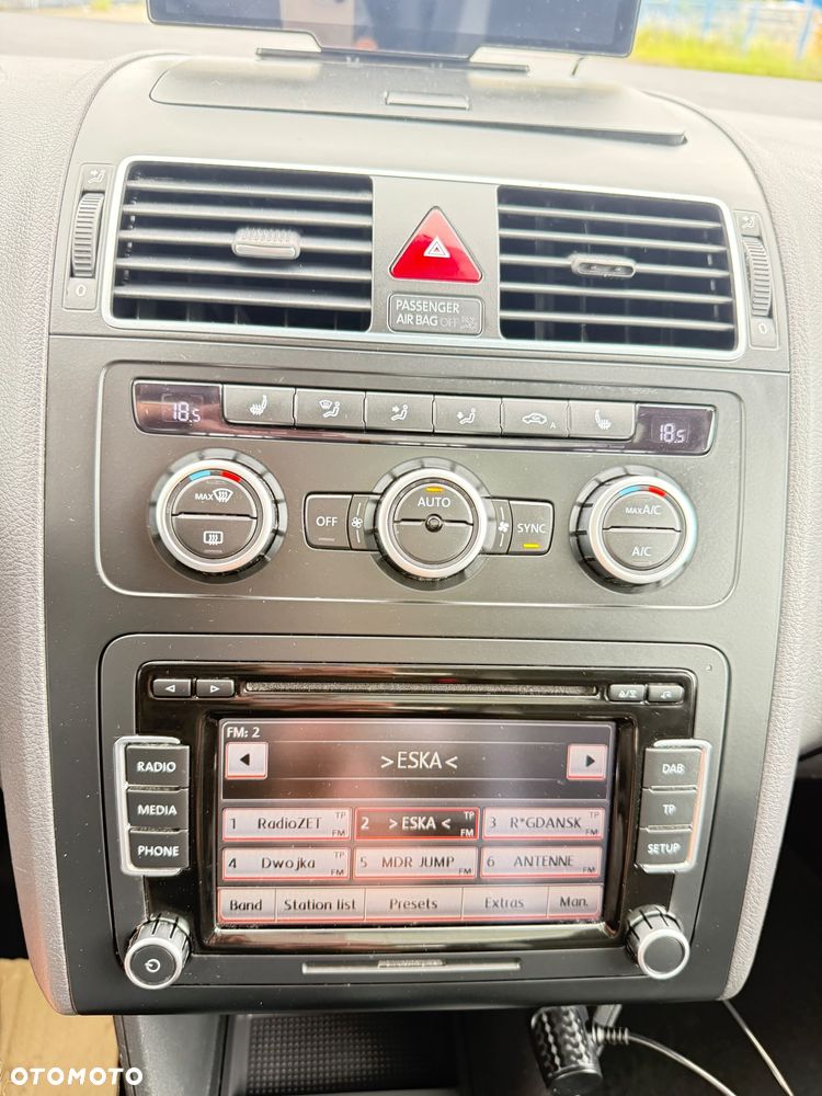 Volkswagen Touran 2.0 TDI DPF STYLE - 34