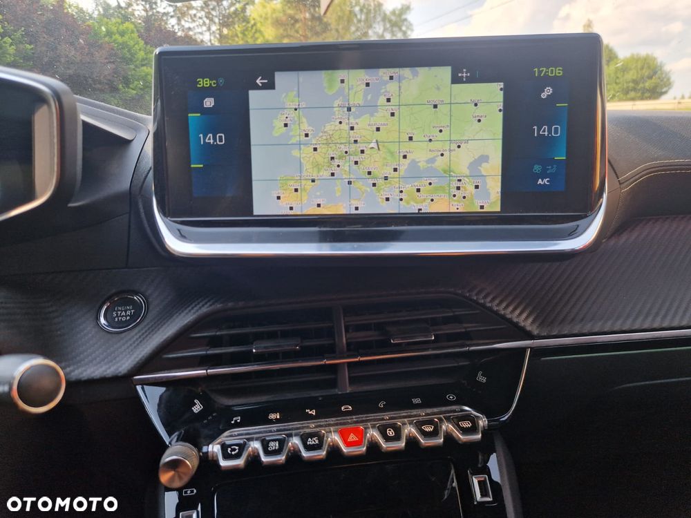 Peugeot 208 - 14