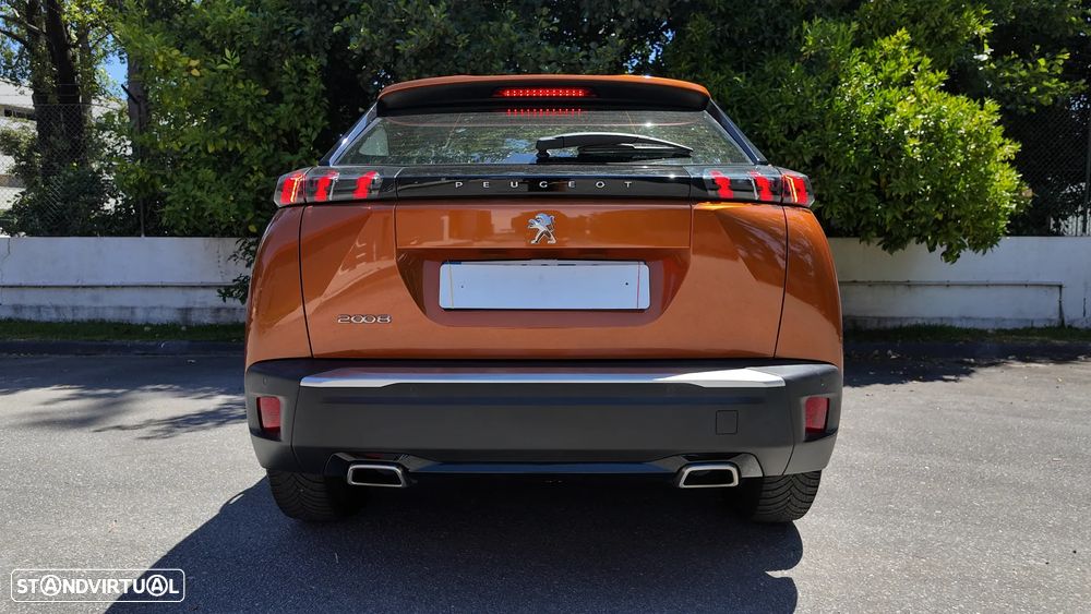 Peugeot 2008 PureTech 130 EAT8 GT - 3
