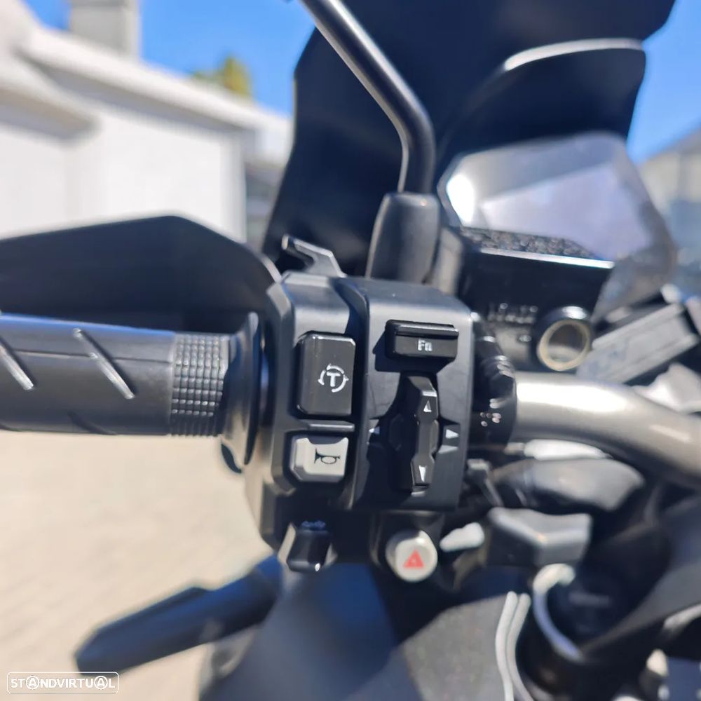 Honda ADV 350 - 4