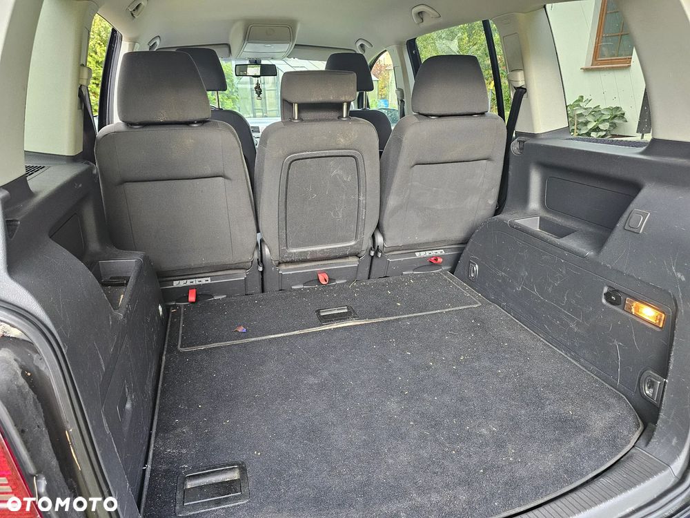 Volkswagen Touran 2.0 TDI DSG Highline - 10