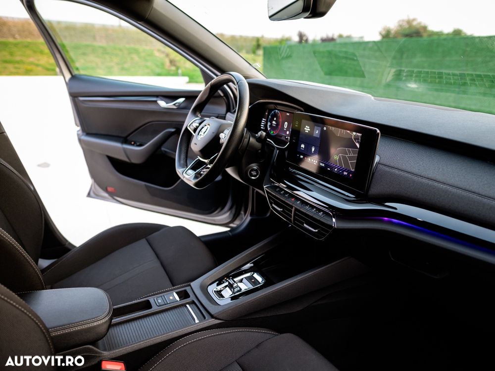 Skoda Octavia 2.0 TDI DSG Sportline - 28