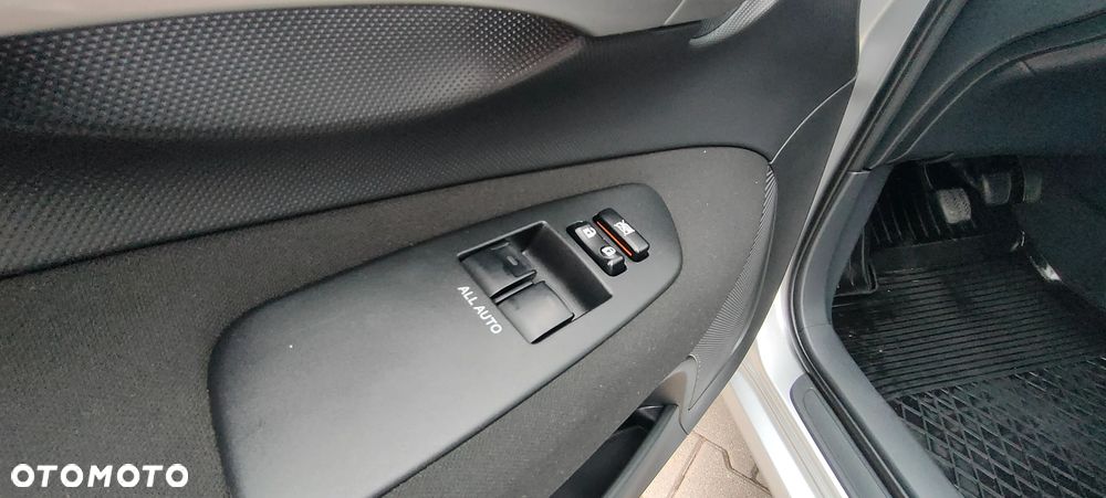 Toyota Auris 1.4 D-4D Terra - 19