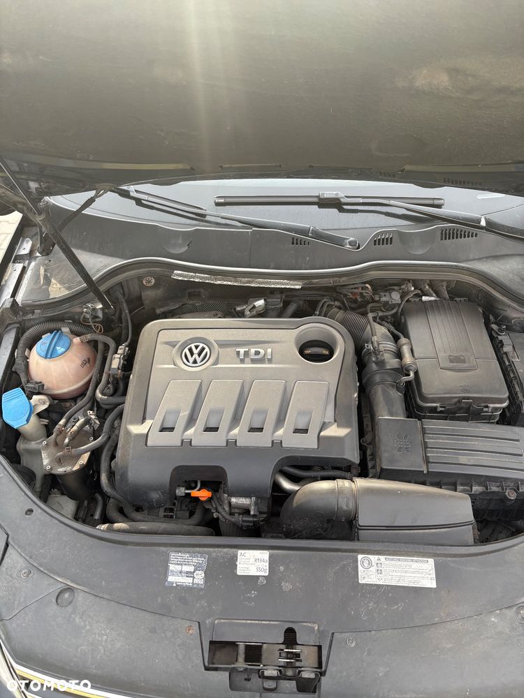 Volkswagen Passat 2.0 TDI Highline - 13