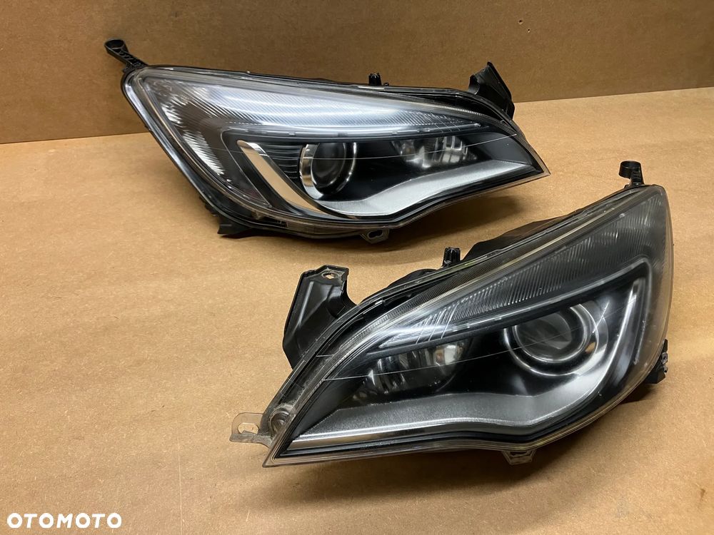 LAMPY PRZÓD OPEL ASTRA J IV XENON SOCZEKWA SKRĘTNE LAMPA PRAWA LEWA 13374518 13253650 - 2