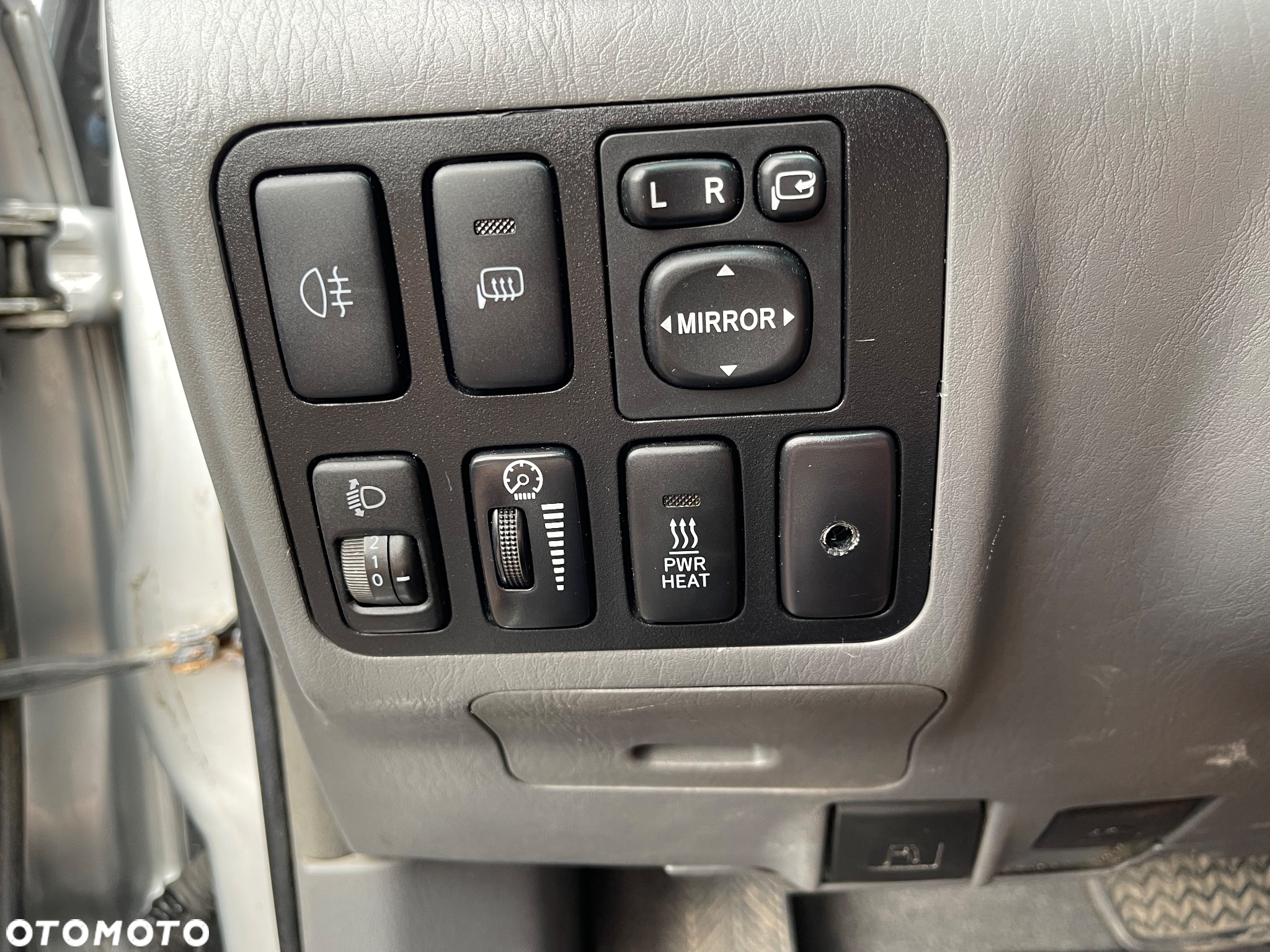 Toyota Land Cruiser - 18