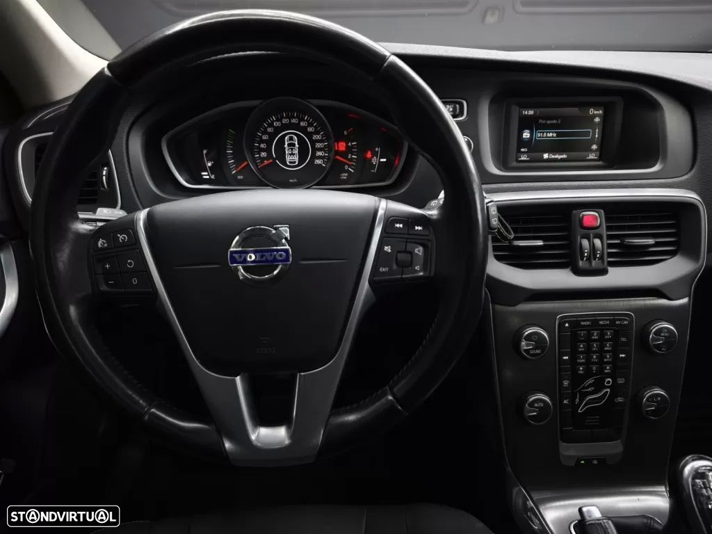 Volvo V40 1.6 D2 Momentum Eco - 23