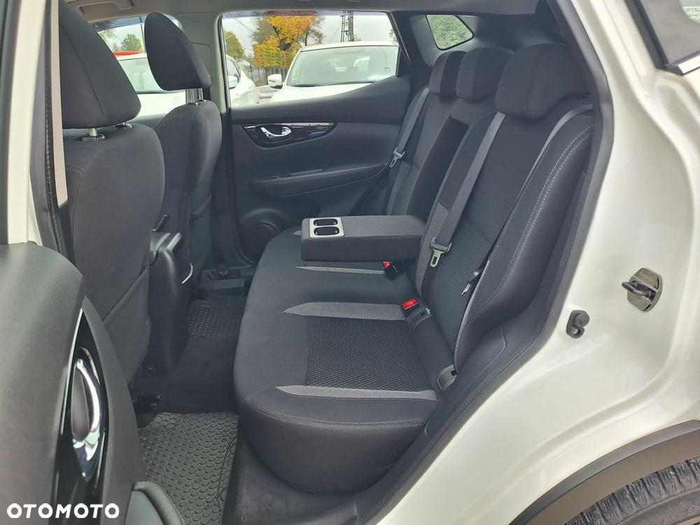 Nissan Qashqai 1.3 DIG-T SHIRO - 27