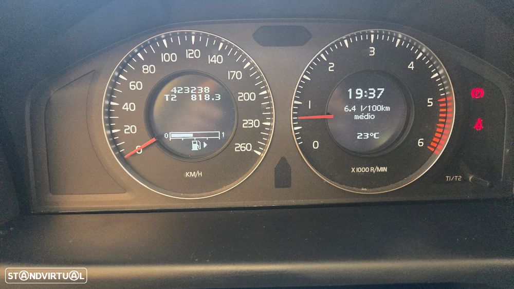 Volvo XC 70 D5 Momentum - 17
