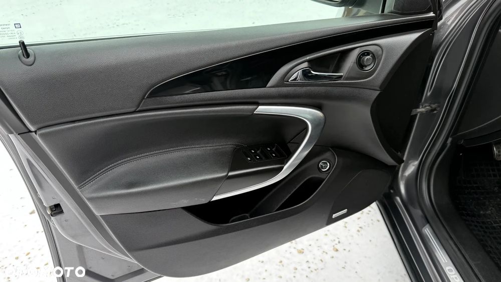 Opel Insignia 2.0 CDTI - 11