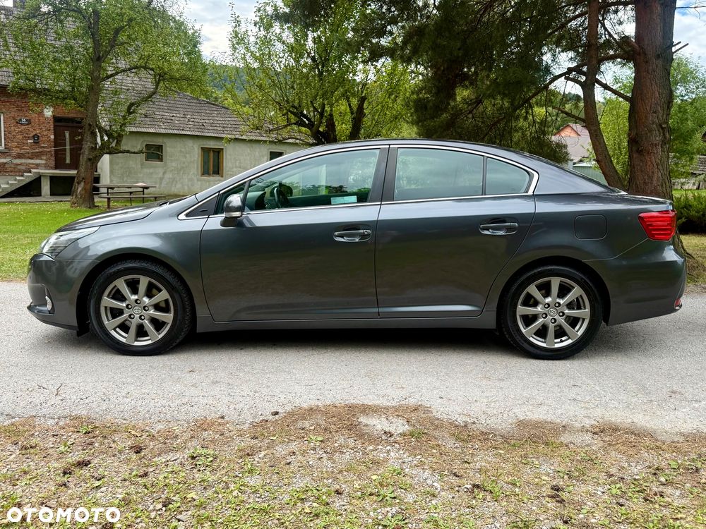 Toyota Avensis 2.2 D-4D Premium - 12
