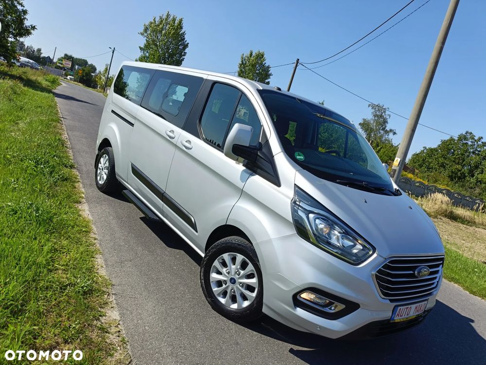 Ford Tourneo Custom - 34