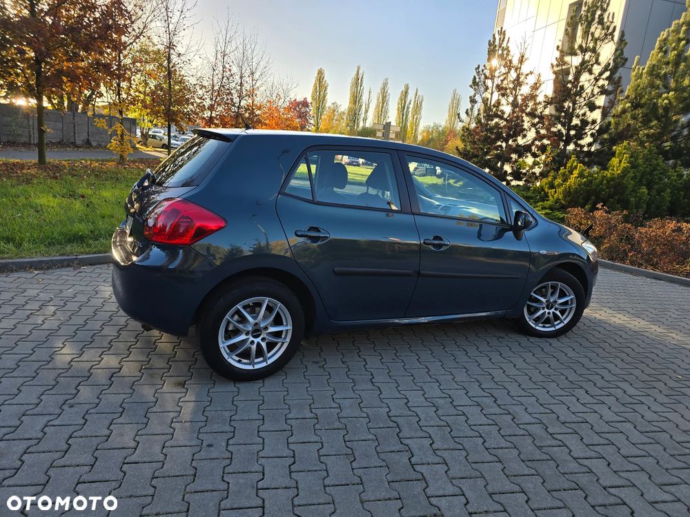 Toyota Auris - 11