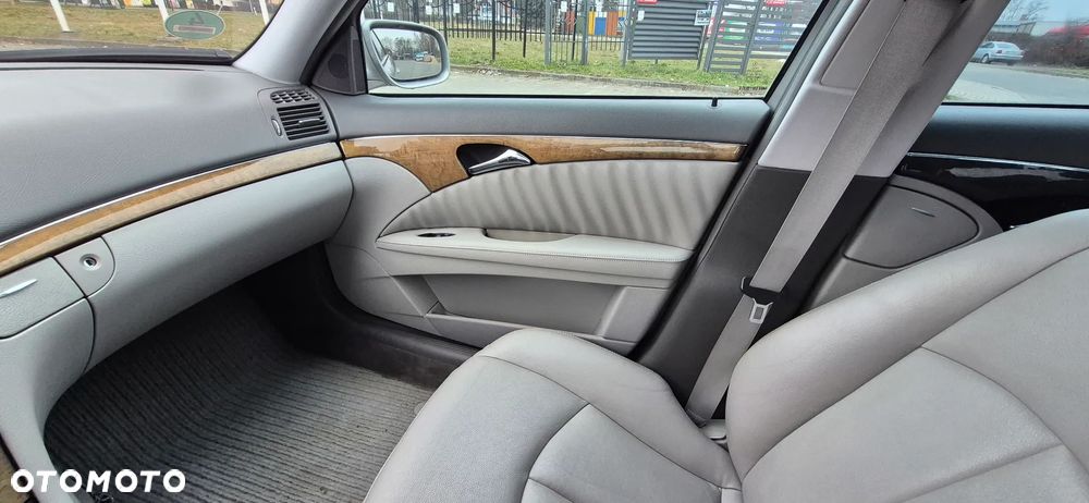 Mercedes-Benz Klasa E - 22