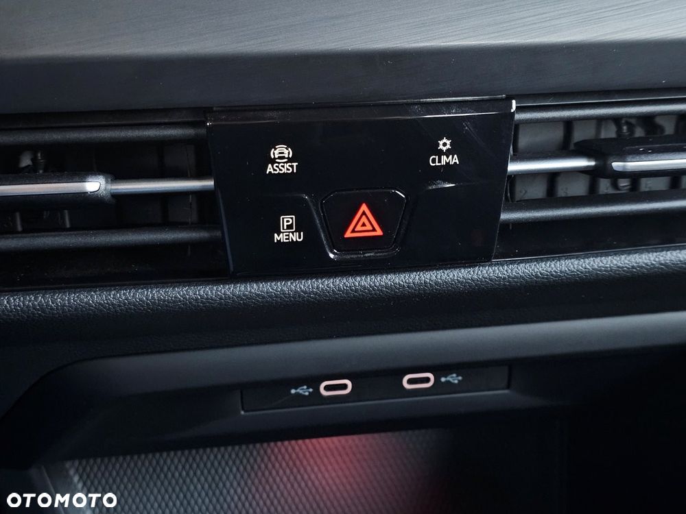 Volkswagen Golf Variant - 23