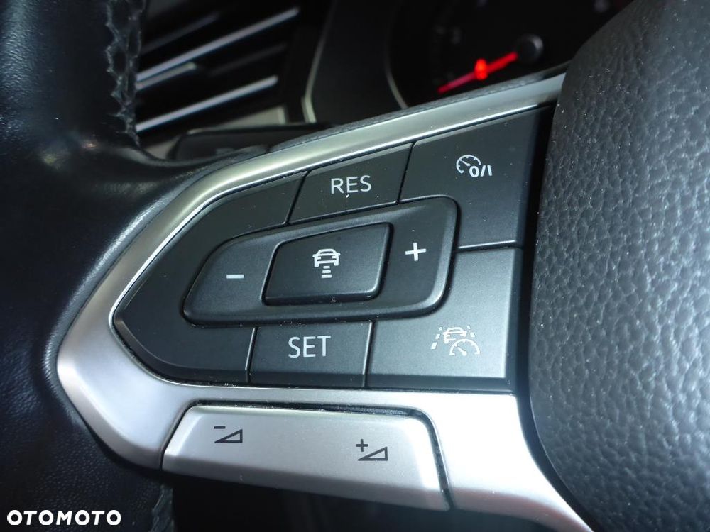 Volkswagen Passat - 17