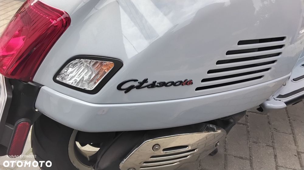 Piaggio Vespa - 10