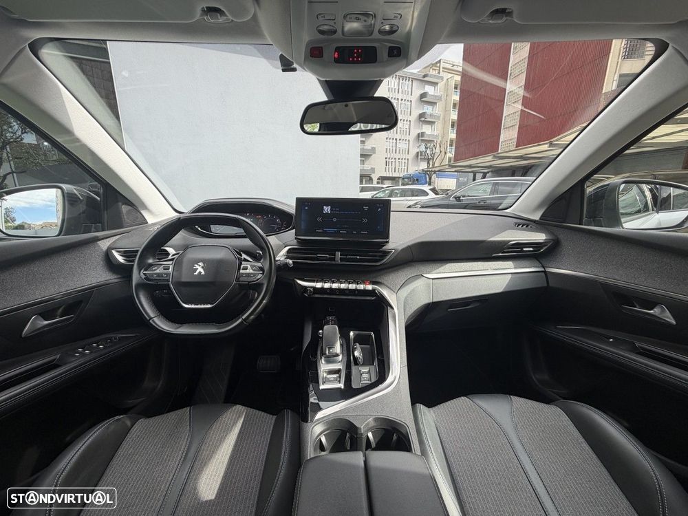 Peugeot 5008 1.2 PureTech Allure Pack EAT8 - 18