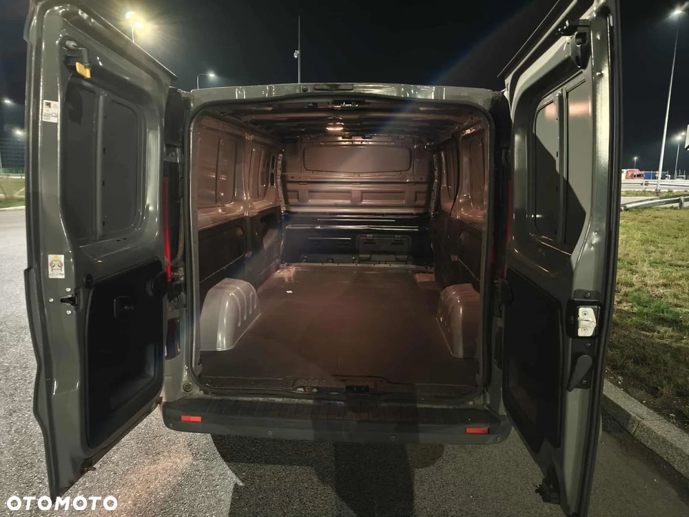 Opel VIVARO - 11
