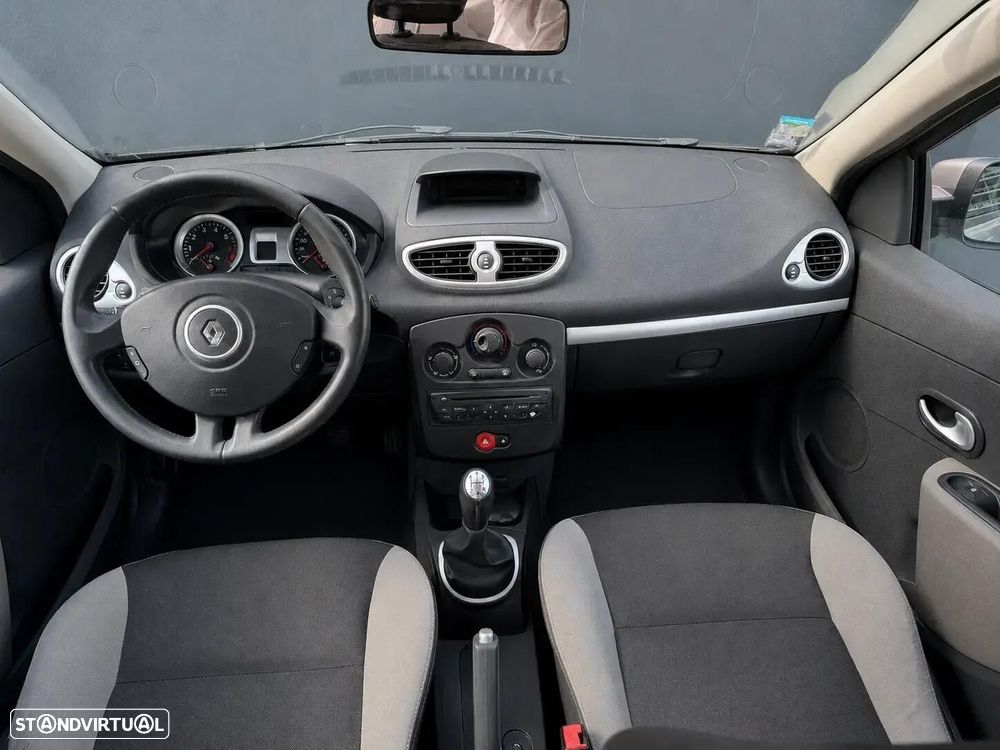 Renault Clio Break 1.2 16V Confort 130g - 8