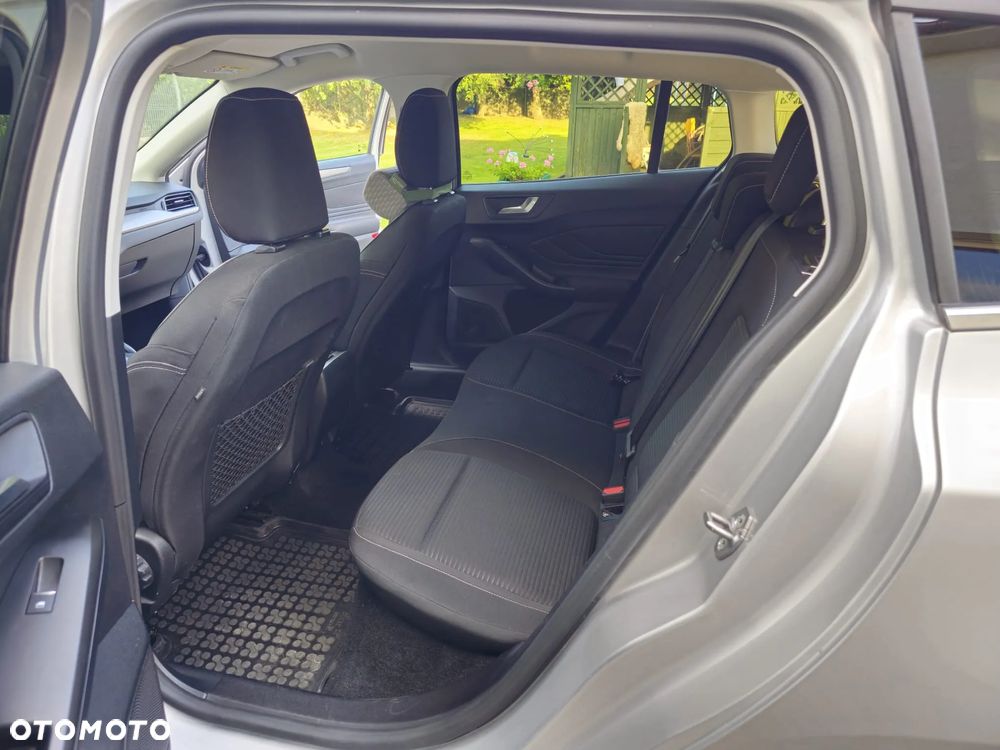 Ford Focus 1.0 EcoBoost Hybrid TITANIUM X - 14