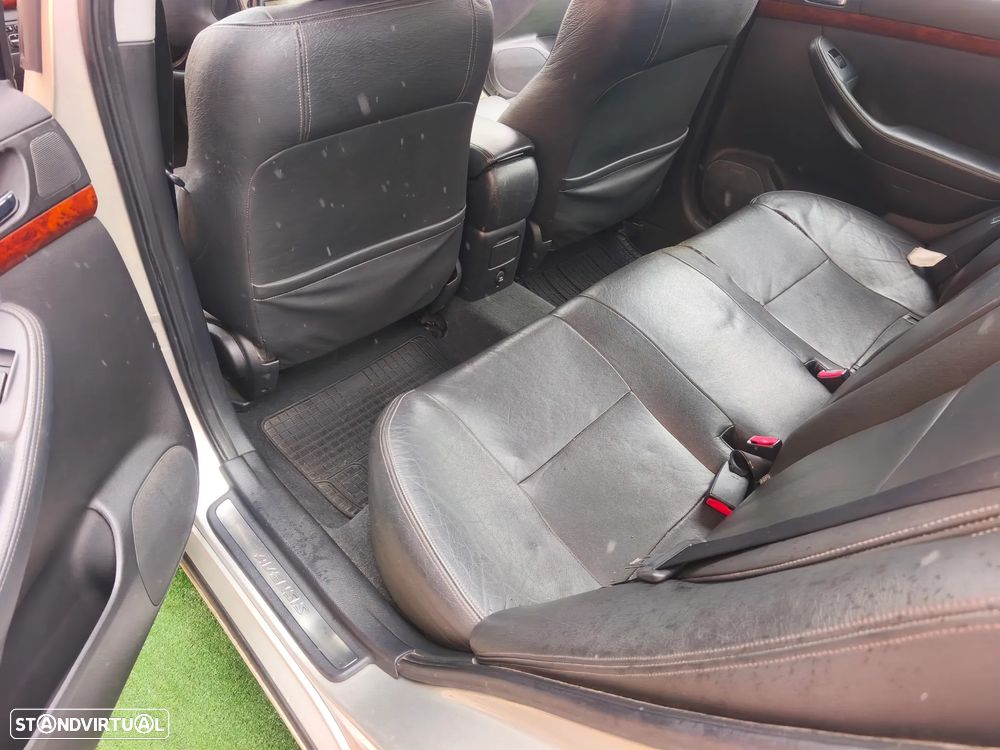 Toyota Avensis S/D 1.6 Executive - 24