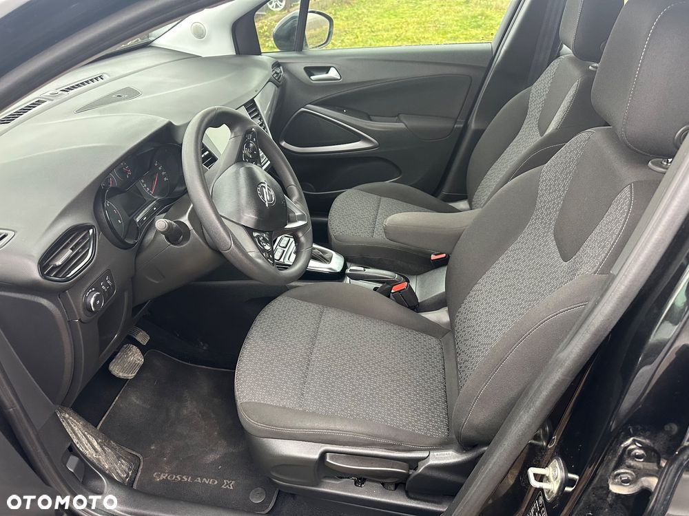 Opel Crossland X 1.2 T Design Line S&S - 13