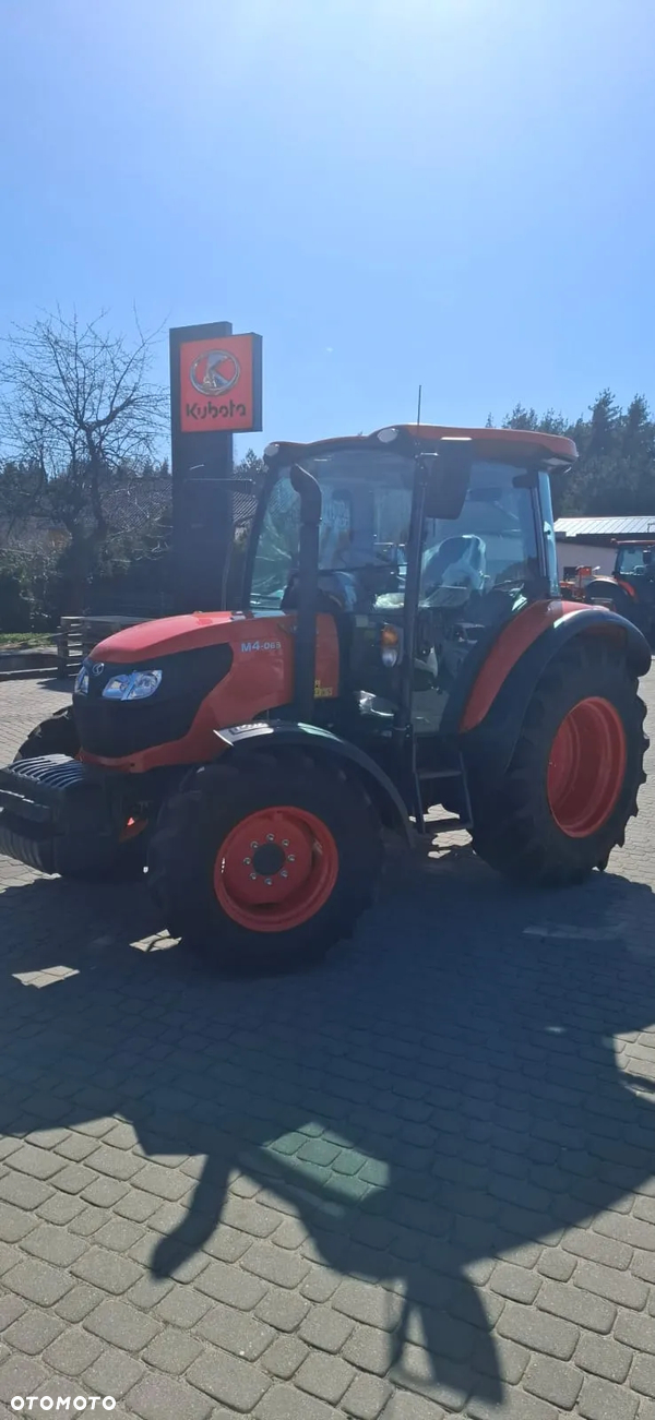 Kubota M4 063