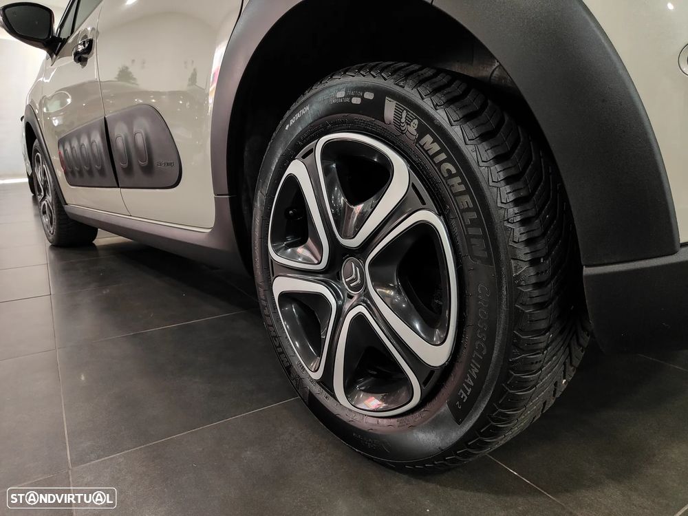 Citroën C3 1.2 PureTech Shine - 26