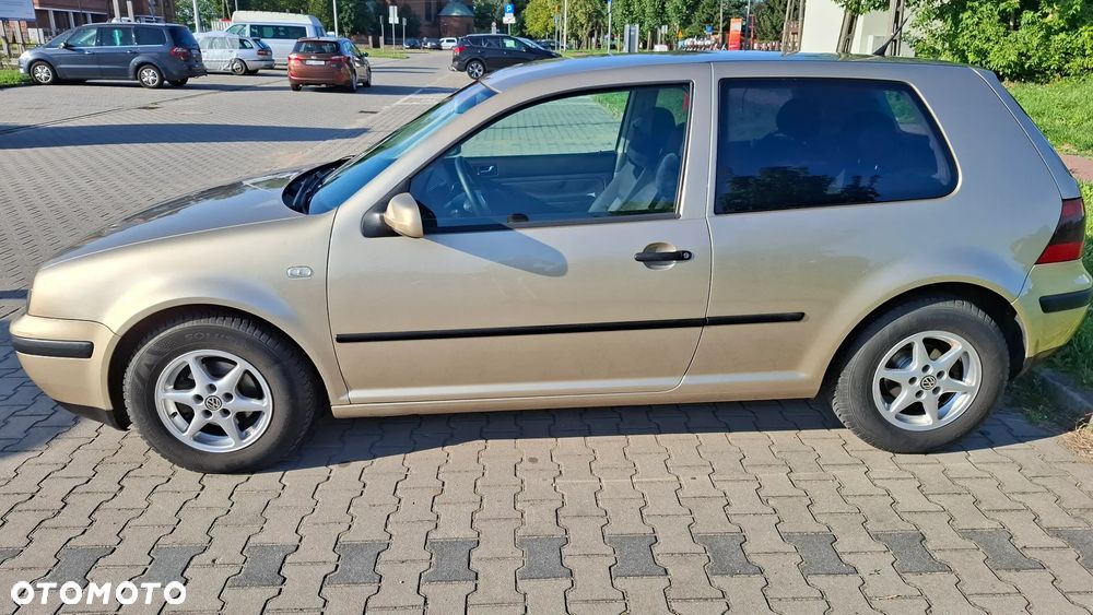 Volkswagen Golf - 4