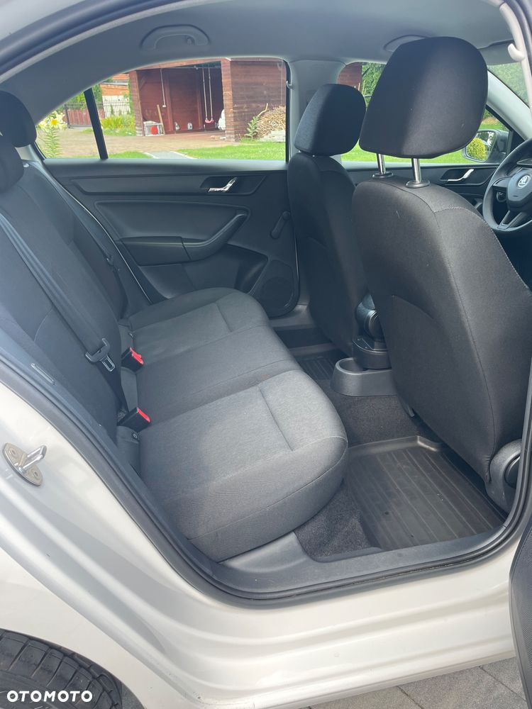 Skoda RAPID 1.4 TDI DPF Active - 9