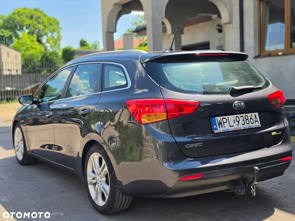 Kia Ceed - 10