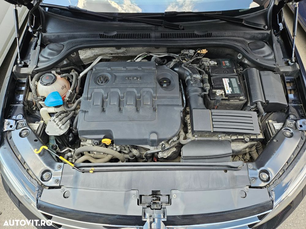 Volkswagen Jetta 2.0 TDI DSG Comfortline - 7