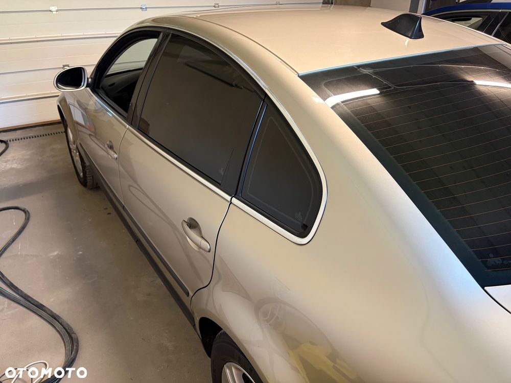 Volkswagen Passat 2.0 Comfortline - 11