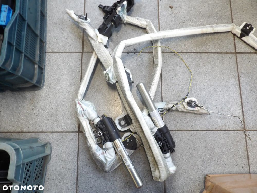 BMW - E87 - PRAWA KURTYNA POWIETRZNA - DEMONTAŻ - EUROPA - 9132878 - 1