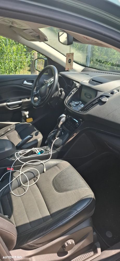 Ford Kuga - 11