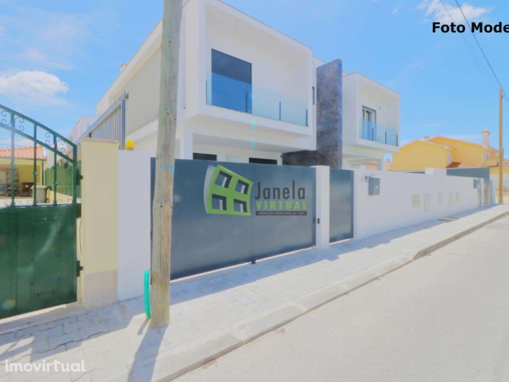 Moradia Geminada T4 com Piscina - Fernão Ferro - Grande imagem: 5/5