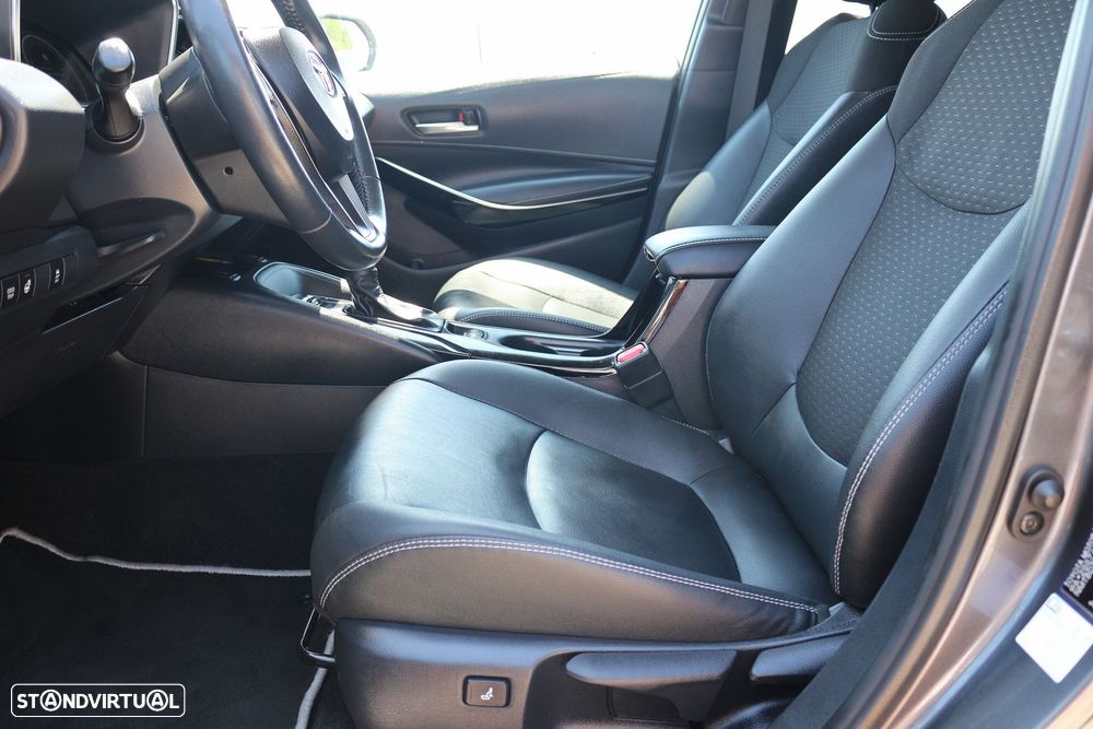 Toyota Corolla SD 1.8 Hybrid Luxury - 40