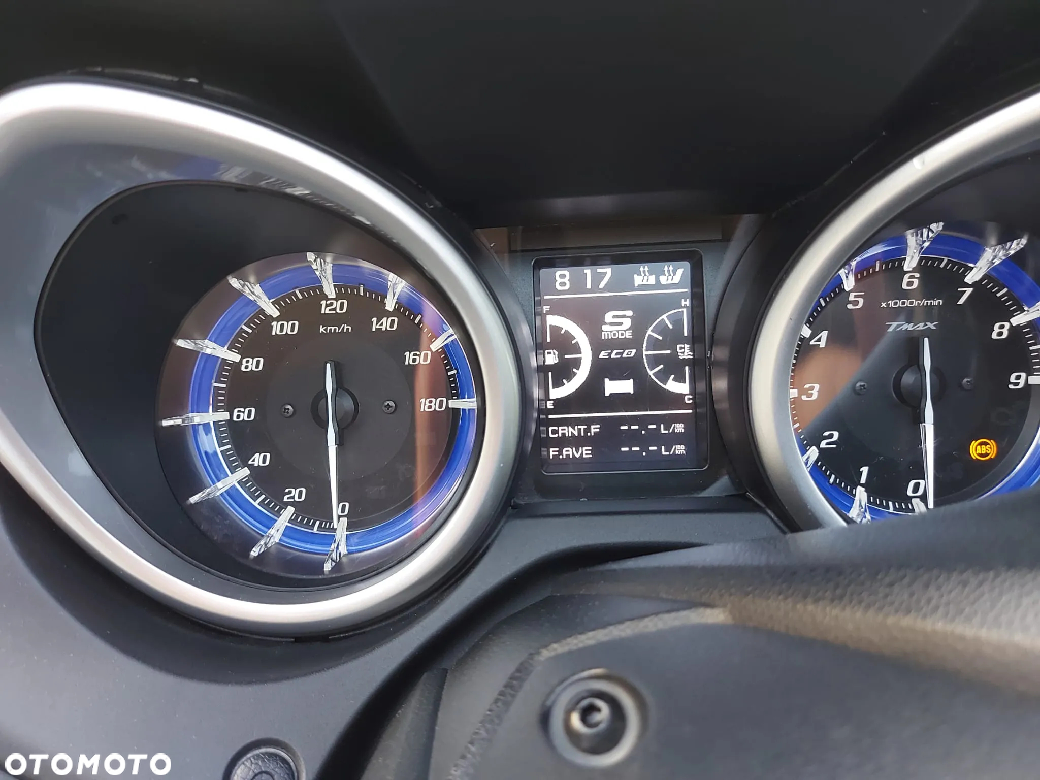 Yamaha Tmax - 16