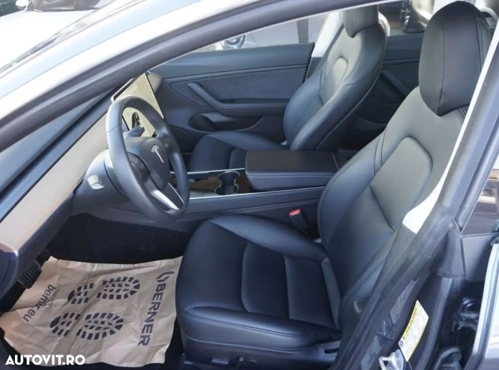 Tesla Model 3 Long Range - 7