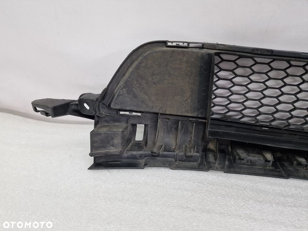 RENAULT TRAFIC 3 III 14- KRATKA ŚRODKOWA ZDERZAKA PRZEDNIEGO PRZÓD , NR 622544919R , NR AUKCJI KR404 - 11