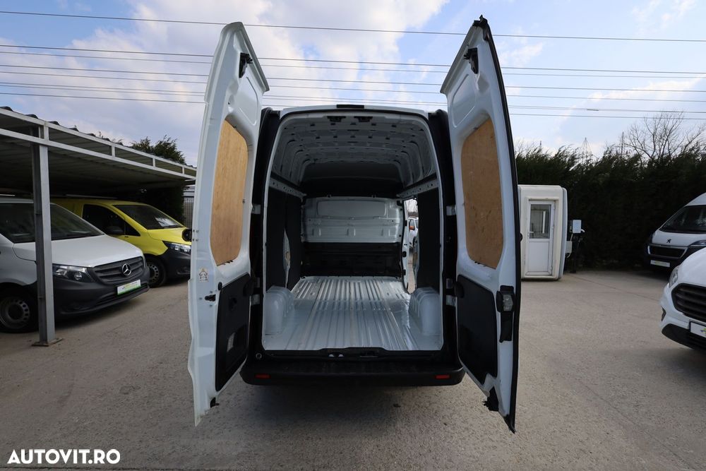 Renault Trafic - 14