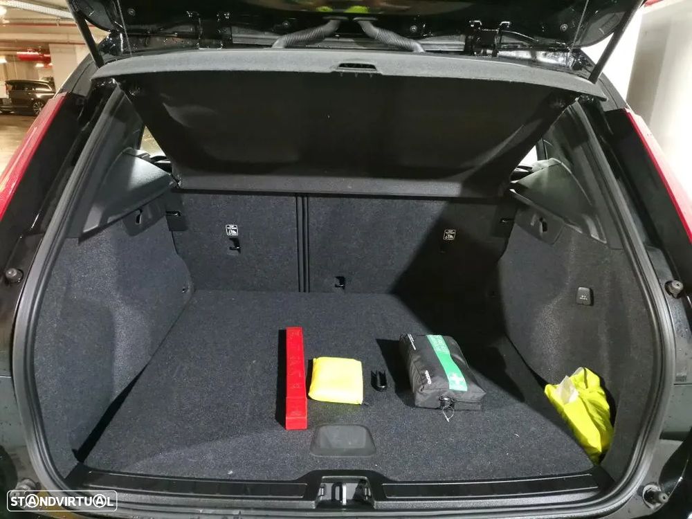 Volvo XC 40 1.5 T2 Momentum - 11