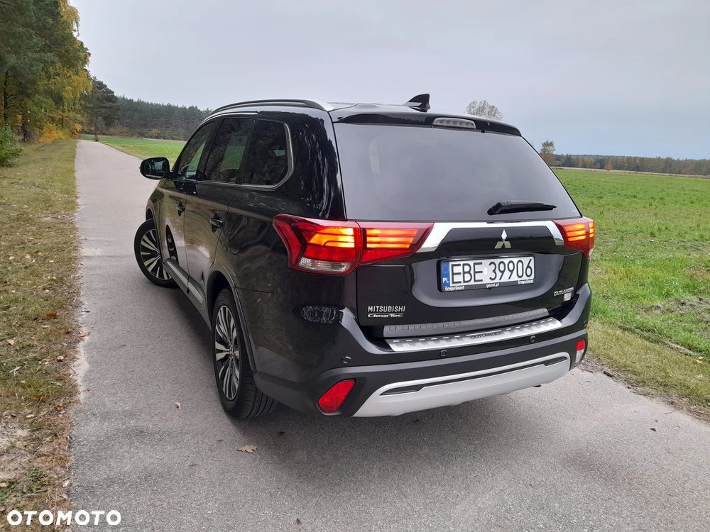 Mitsubishi Outlander 2018 photo 4
