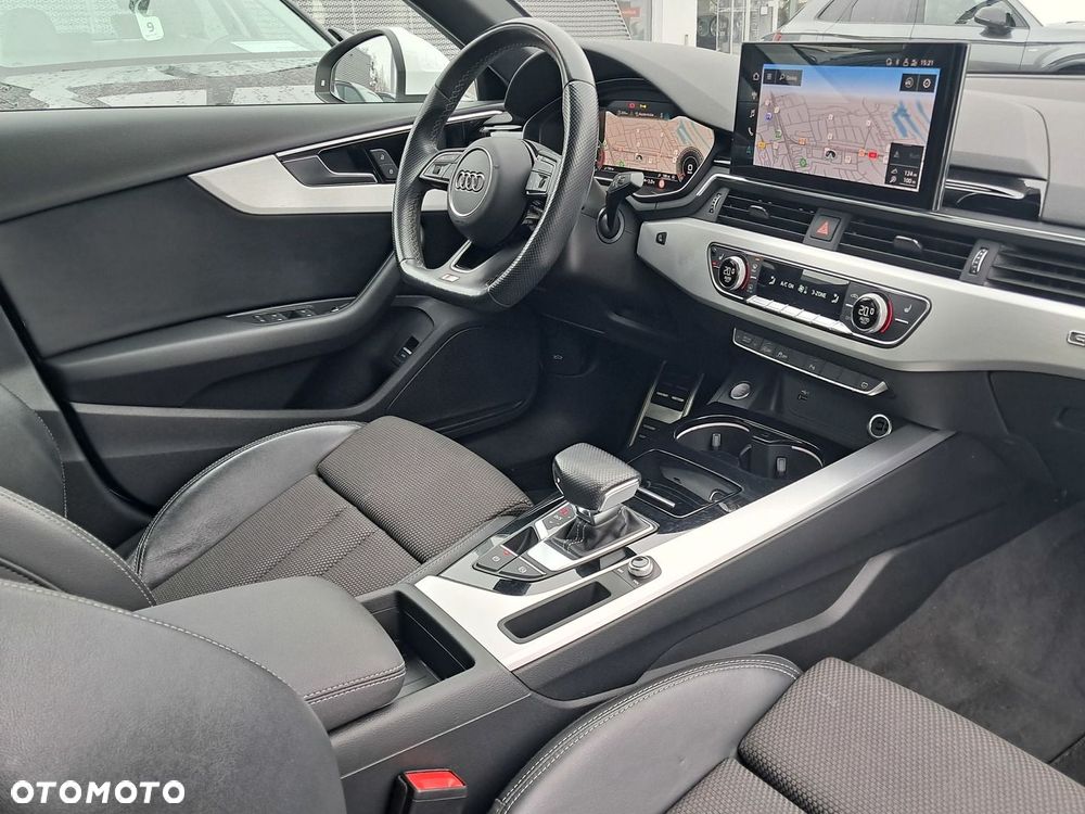 Audi A4 Limousine - 30