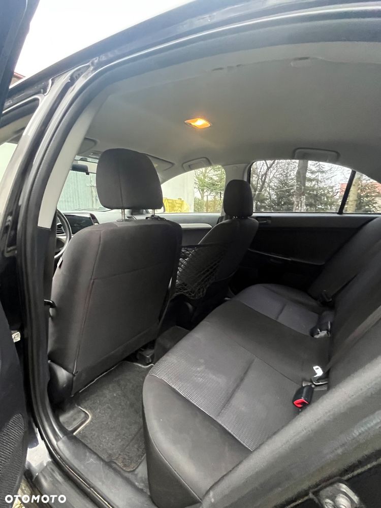 Mitsubishi Lancer 1.5 Inform - 10