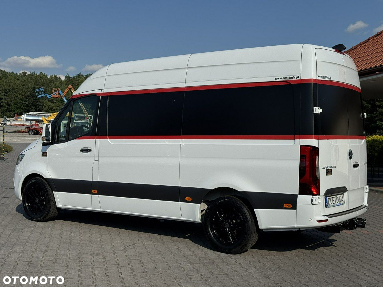 Mercedes-Benz Sprinter - 11