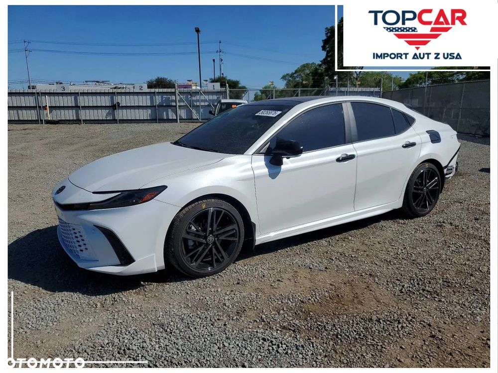 Toyota Camry - 1