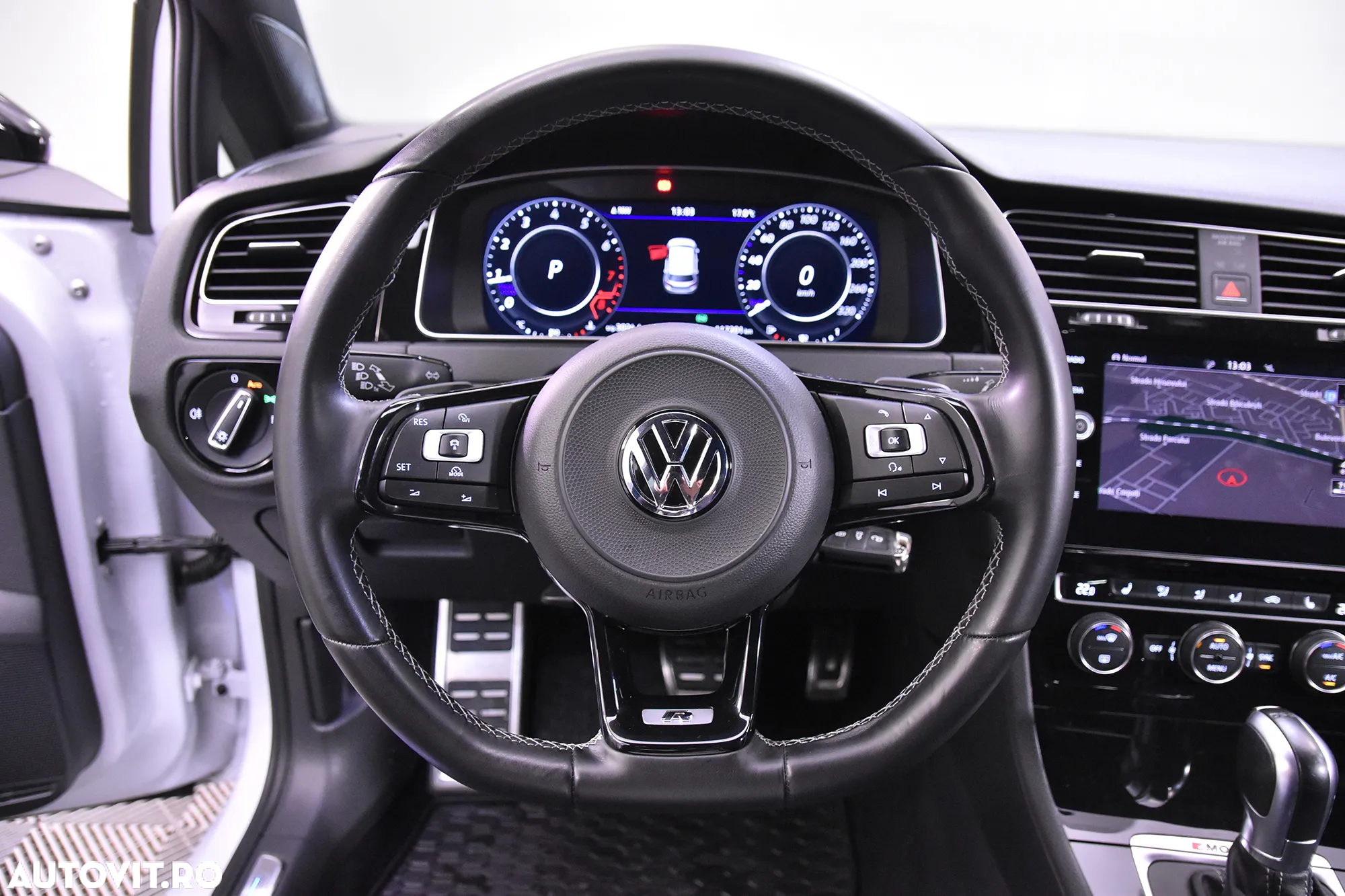 Volkswagen Golf 2.0 TSI DSG R - 16